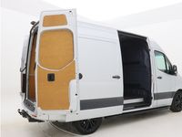 tweedehands Mercedes Sprinter 317 1.9 CDI L2H2 *Edition* | Leder/alcantara | Klasse 3 alarm | 170PK | 3500KG Trekhaak | Betimmering | Camera | MBUX | Treeplanken | LBW Edition