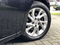 tweedehands Toyota Auris 1.8 Hybrid Dynamic | Stoelverwarming, Lichtmetalen