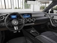 Nieuw Mercedes CLA180 Business 136 PK (100 kW) 2025 Grijs Sedan