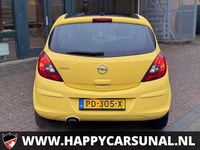 Occasion Opel Corsa Design Edition 101 PK (74 kW) 2014 Geel Hatchback