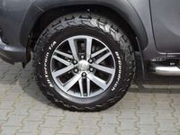 tweedehands Toyota HiLux 2.4 D-4D DUBBEL CABIN LIMITED A/T 2 SITZ 4WD VAN