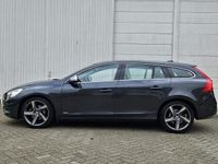 tweedehands Volvo V60 1.6 DRIVe R-Design /Navi/Cruise/PDC/TOPSTAAT!