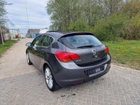 tweedehands Opel Astra 1.6 Cosmo LEDER SCHUIFDAK SFEERVERL. VOL!