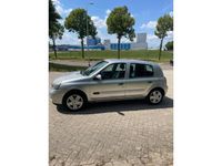 tweedehands Renault Clio 1.2-16V Community