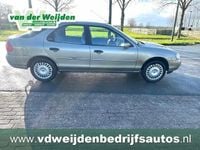 Occasion Ford Mondeo 95 PK (69 kW) 2000 Groen, metallic lak Hatchback