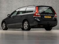 tweedehands Volvo V70 1.6 D2 Kinetic (NAVIGATIE, TREKHAAK, CLIMATE, STOELVERWARMING, LEDER, SPORTSTOELEN, CRUISE, DAKRAILS, NIEUWE APK, NIEUWSTAAT)