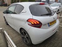Occasion Peugeot 208 GT-line 111 PK (81 kW) 2016 Wit Hatchback