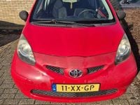 Occasion Toyota Aygo 68 PK (50 kW) 2007 Rood Hatchback