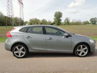 tweedehands Volvo V40 2.0 D2 Inscription AUT / Full LED / NAVIG / ECC / PDC