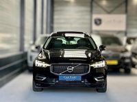 tweedehands Volvo XC60 2.0 T8 Twin Engine AWD Momentum LED/VIRTUAL/PANO/HALF LEER+S.VERWARMING/CARPLAY/KEYLES/LINE/ACC/ECC/APK 10-'24!