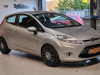 tweedehands Ford Fiesta 1.6-16V 17" LMV Verlaagd Clima zeer goed onderh