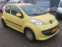 Occasion Peugeot 107 68 PK (50 kW) 2005 Geel Hatchback