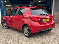 Occasion Toyota Yaris Hybrid 73 PK (53 kW) 2016 Rood Hatchback