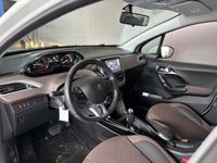 tweedehands Peugeot 2008 1.2 PureTech Active • Automaat • 74 NAP