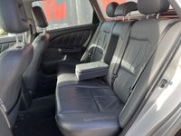 tweedehands Toyota Avensis Wagon 2.0-16V Executive | Airco | Trekhaak | Leder