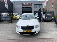 Occasion Skoda Superb Business Line 161 PK (118 kW) 2010 Wit, metallic lak Stationwagen