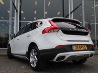 Occasion Volvo V40 Momentum 154 PK (113 kW) 2016 Wit Hatchback