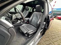 tweedehands BMW 318 3-SERIE Touring i M Sport Pakket Leer Panoramadak Head Up Display Camera Stoelverwarming Nap Dealer Auto