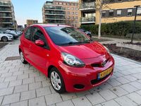 Occasion Toyota Aygo 68 PK (50 kW) 2009 Rood (metallic) Hatchback