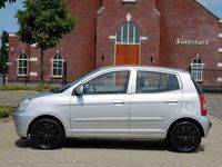 Occasion Kia Picanto EX 61 PK (44 kW) 2004 Grijs Hatchback