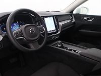 tweedehands Volvo XC60 B4 Momentum Business | Camera | Stoel+Stuurverwarming | Keyless | Elektrische Achterklep | 19 Inch | Getint Glas