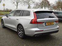 tweedehands Volvo V60 2.0 T5 Momentum Leer | Bordenherkenning | Carplay | Lane keeping | Climate | Elektr stoelen