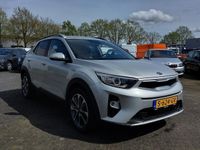 tweedehands Kia Stonic 1.0 T-GDi 120pk ExecutiveLine | Navi + Apple Carplay + Android Auto | Clima | Cruise | Leder+Verwarmd | Keyless Entry | Pdc+Camera | Dodehoek+Rijstrooksensor | Privacy Glass | 17''lm