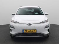 tweedehands Hyundai Kona EV Premium 64 kWh | Climate Control | Adaptieve Cruise Control | Navigatie | Head Up Display