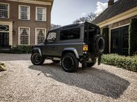 tweedehands Land Rover Defender 2.5 90 Td5 Gerestaureerd - 6-Persoons - Geel Kente