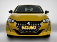 Occasion Peugeot 208 Allure 101 PK (74 kW) 2023 Geel Hatchback