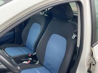 tweedehands Hyundai i10 1.0i - 65PK i-Motion Comfort | Automatische Airco | Centrale deurvergrendeling | Elektrische ramen voor + Achter | USB aansluiting | Pack interieur ''Blue'' |