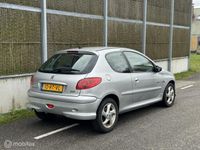tweedehands Peugeot 206 1.4-16V QUIKSILVER NAP/AIRCO/LAGE KM STAND