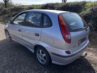 tweedehands Nissan Almera Tino 1,8i / AIRCO