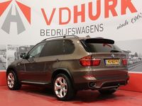 tweedehands BMW X5 xDrive40d 306 PK Grijs Kenteken Pano/ Leder/ Xenon