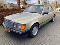 Occasion Mercedes E230 136 PK (100 kW) 1986 Groen Sedan