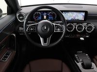 tweedehands Mercedes E250 A-KLASSE| Stoelverwarming | Widescreen | Sfeerverlichting | Full LED | Park Assist | Camera | Navigatie | Half leder | Climate control