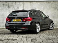 tweedehands BMW 320 320 Touring d High Executive M-Sport | Panorama dak