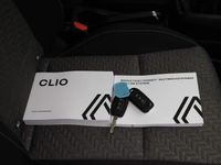 tweedehands Renault Clio V TCe 90pk Evolution | Navigatie | Parkeersensoren achter | 16" Lichtmetaal |