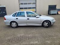 tweedehands Opel Vectra 1.6-16V Business Edition