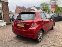 tweedehands Toyota Yaris 1.3 VVT-i CVT-Automaat Dynamic Trekhaak 50.000 km.