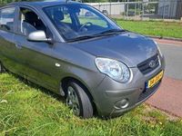 tweedehands Kia Picanto 1.0 wordt voorzien van een nieuwe apk