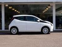 tweedehands Toyota Aygo 1.0 VVT-i 72pk x-play | Navi | Camera | Airco | Elektr. ramen