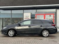 tweedehands Toyota Auris 1.8 Hybride Dynamic Go Automaat Trekhaak Navi Crui