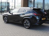 tweedehands Lexus UX 250h Preference Line 29.000km AUTOMAAT | LED kopl | CarPlay | 18" | Dodehoek | ECC | PDC v+a | Camera