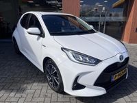 tweedehands Toyota Yaris 1.5 Hybrid Style - Airco Bluetooth Cruise & Climate C. NAV Lichtmetalen velgen