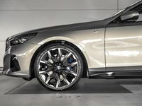 tweedehands BMW 520 5-SERIE Sedan i | Glazen panoramadak | Trekhaak met elektrisch wegklapbare kogel | Verwarmde stoelen voor en achter