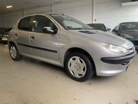 Occasion Peugeot 206 75 PK (55 kW) 2001 Grijs (metallic) Hatchback