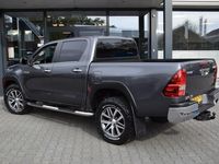 tweedehands Toyota HiLux 2.4 D-4D DUBBEL CABIN LIMITED A/T 2 SITZ 4WD VAN