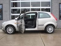 tweedehands Ford Fiesta 1.4-16V Trend Automaat / Airco