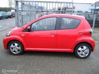Occasion Toyota Aygo 68 PK (50 kW) 2009 Rood Hatchback